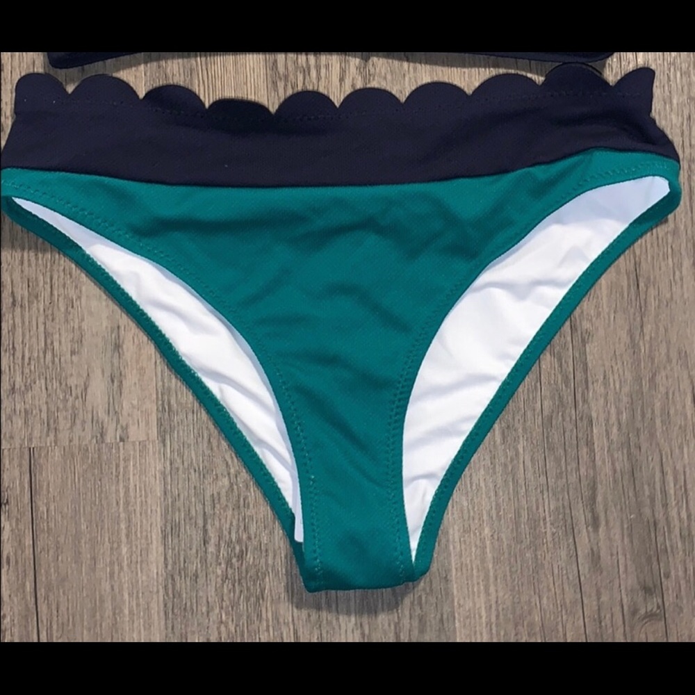 Cupshe Navy & Green Scalloped Bottom Only